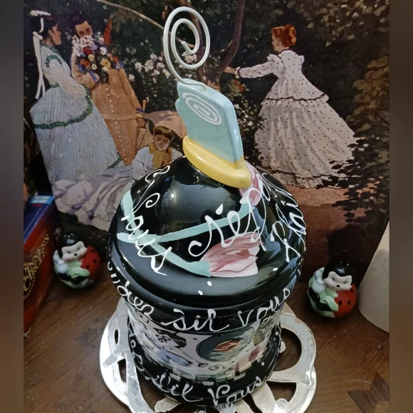 🍪Joanne Delomba Whimsical ceramic Cookie Canister,Nice Gift!🥨🍒🛍